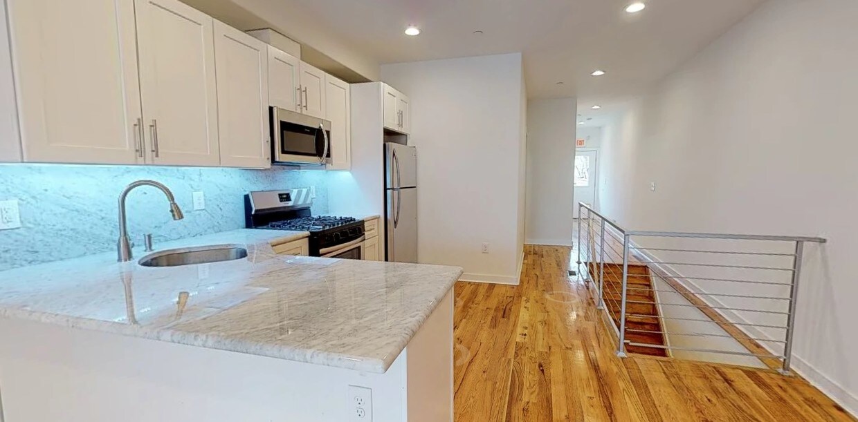 Foto principal - 1642 N Marshall St