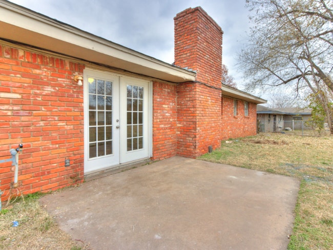 Building Photo - 8604 NE 33rd St