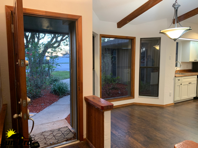 Building Photo - 2025 Willow Oak Dr