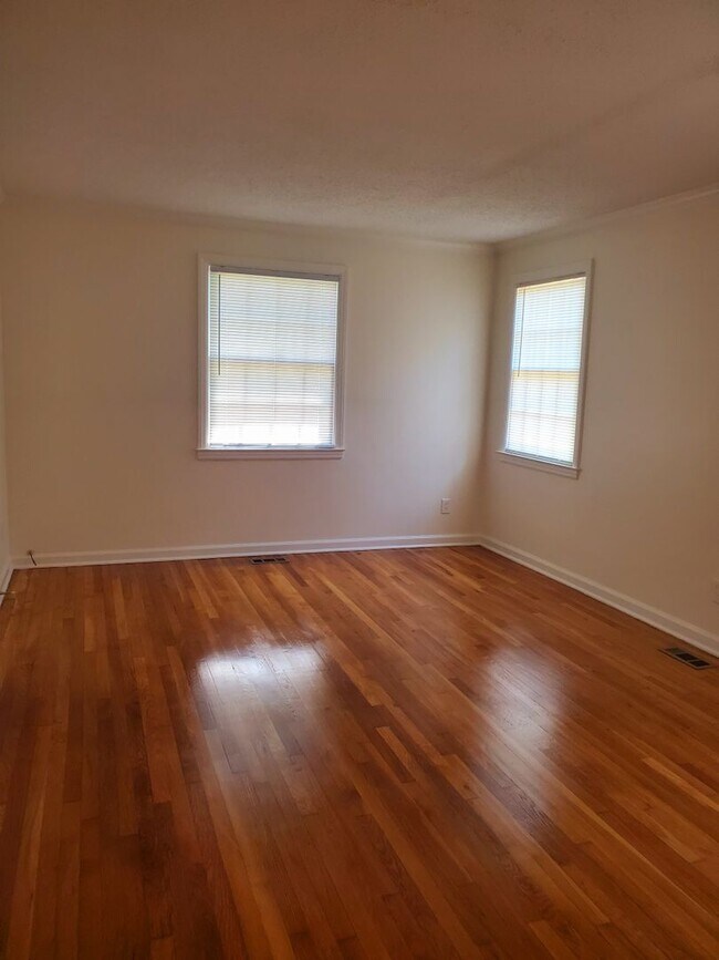 Foto del edificio - 620 E 53rd St