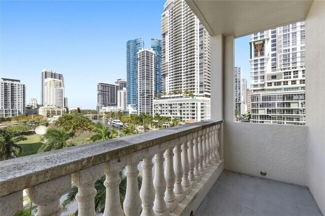 Foto del edificio - 511 SE 5 Ave