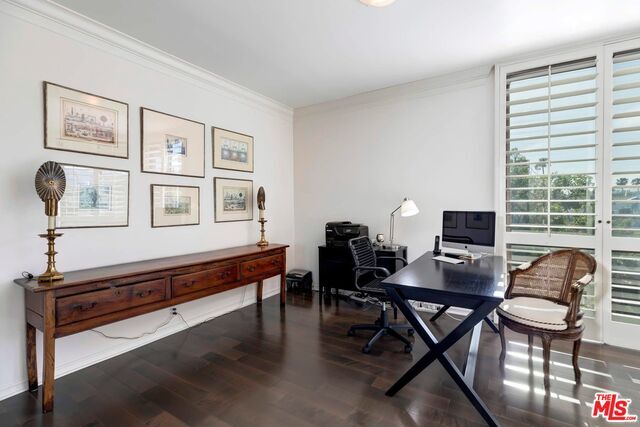 Building Photo - 300 N Swall Dr