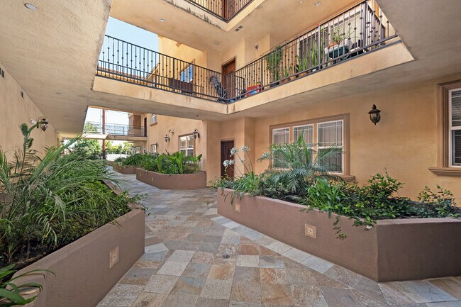 ATRIUM - 650 E Palm Ave