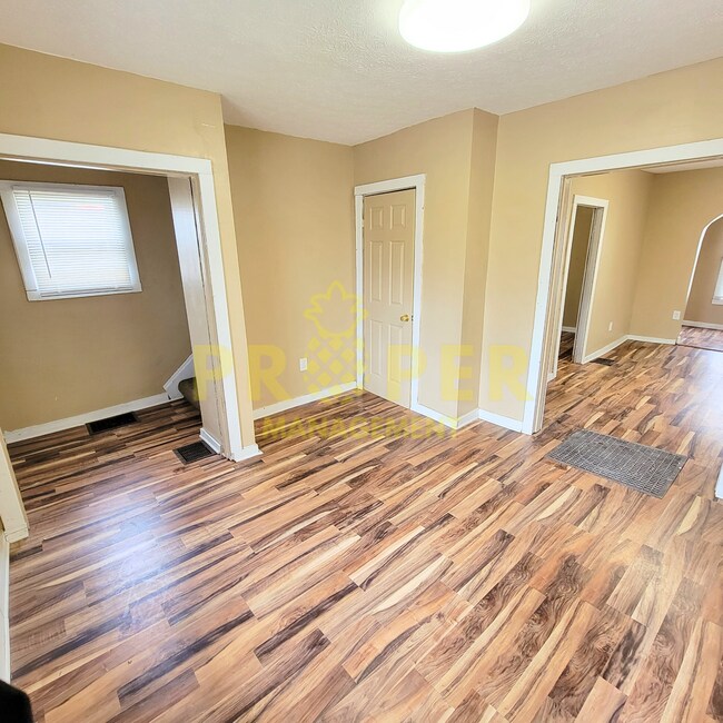 Building Photo - Everything is new in this 3 bed 1 Bath Day...