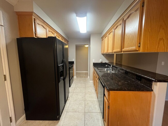 Foto del edificio - 3bed 2bath available in Rosemont! Pet frie...