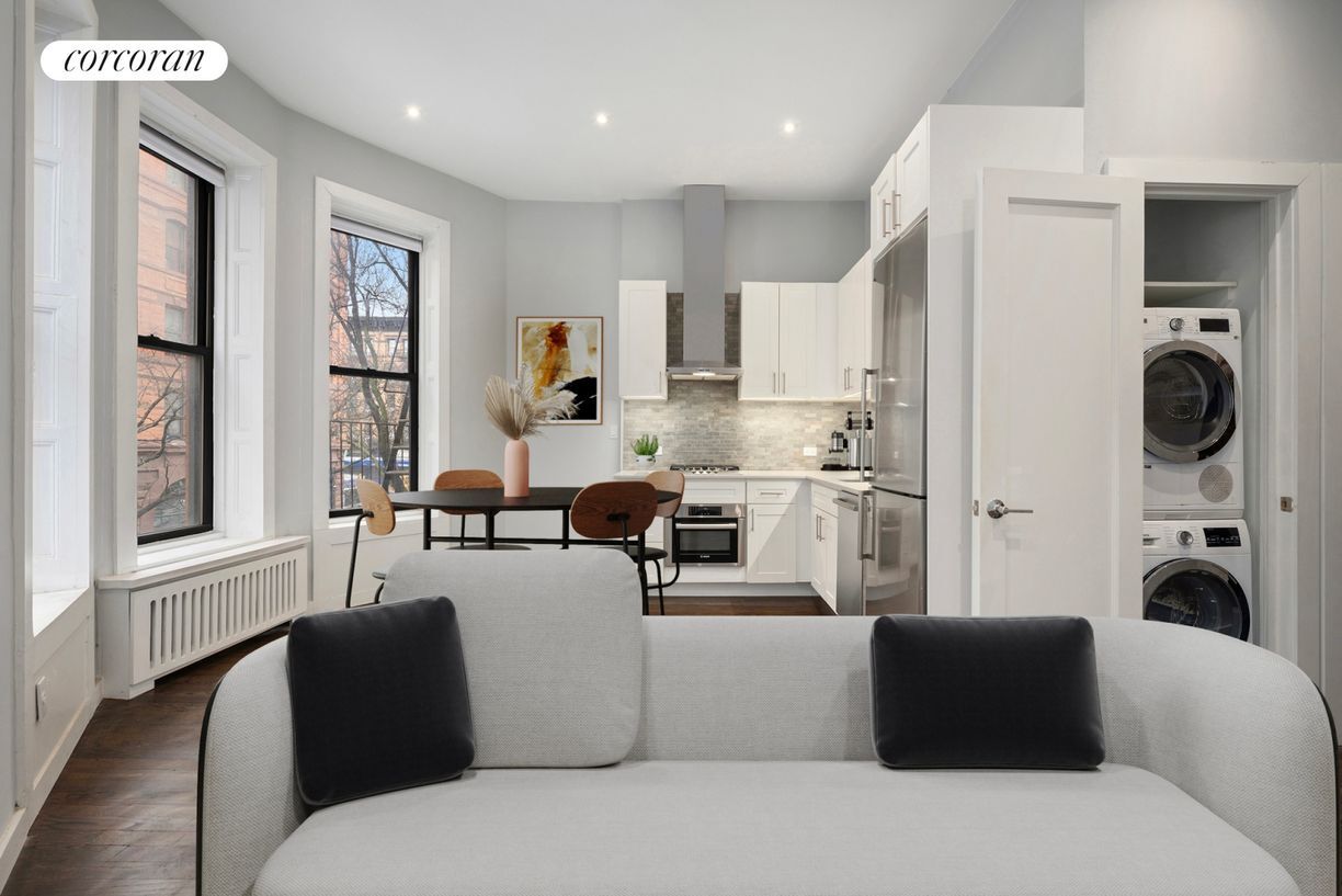 Primary Photo - 202 W 83rd St