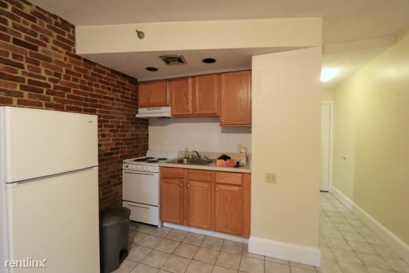 Studio, 1 bath - 12 Mount Auburn St - Studio, 1 bath  - 12 Mount Auburn St