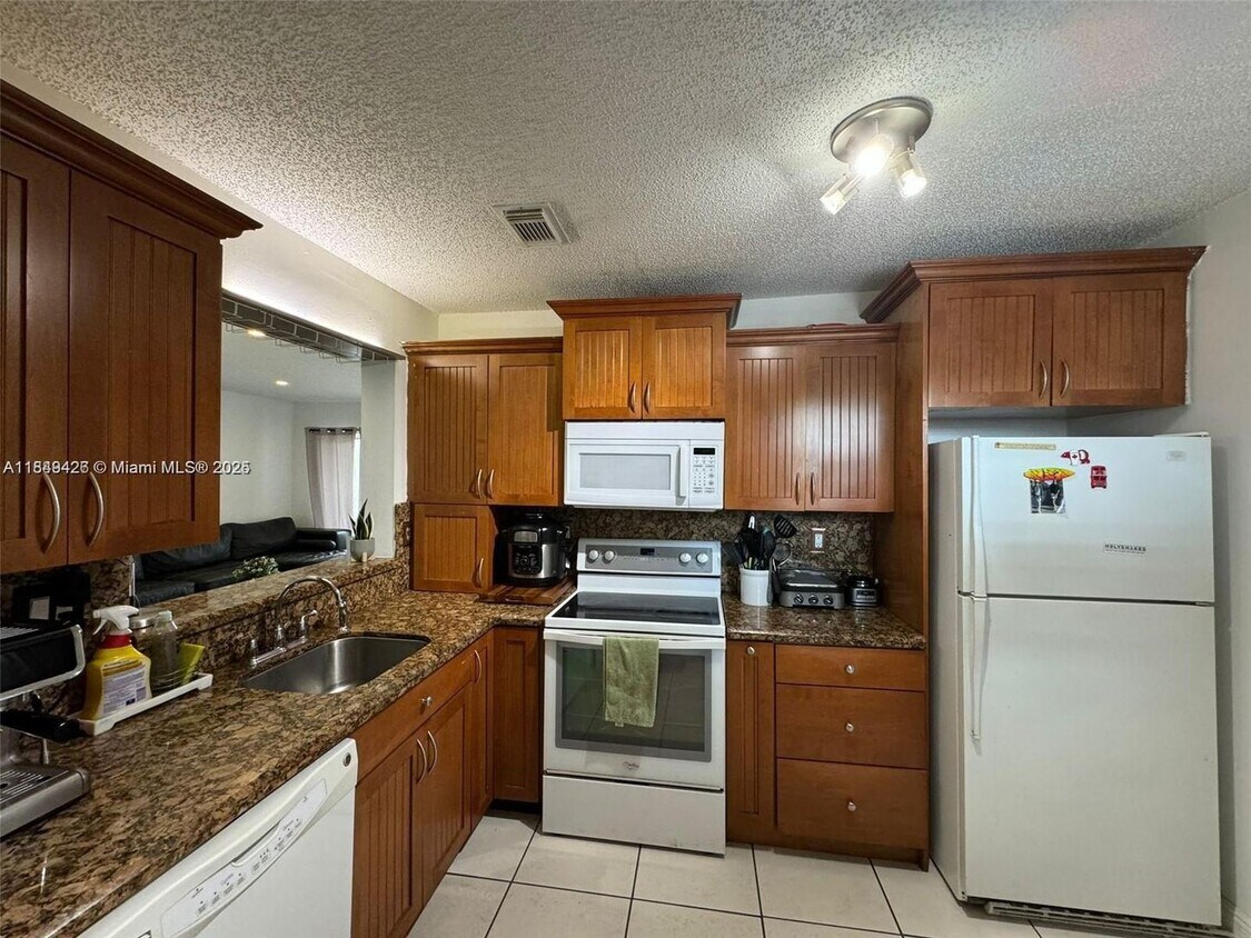 Primary Photo - 4768 NW 114th Ave