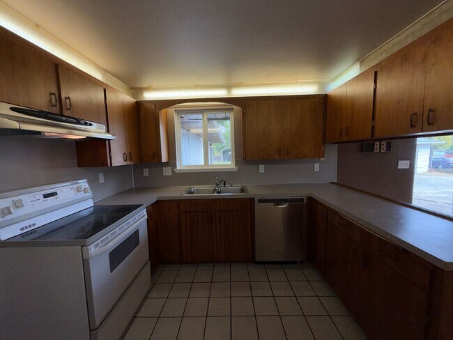 Building Photo - Beautiful 3 Bed Home for Rent in South Everett