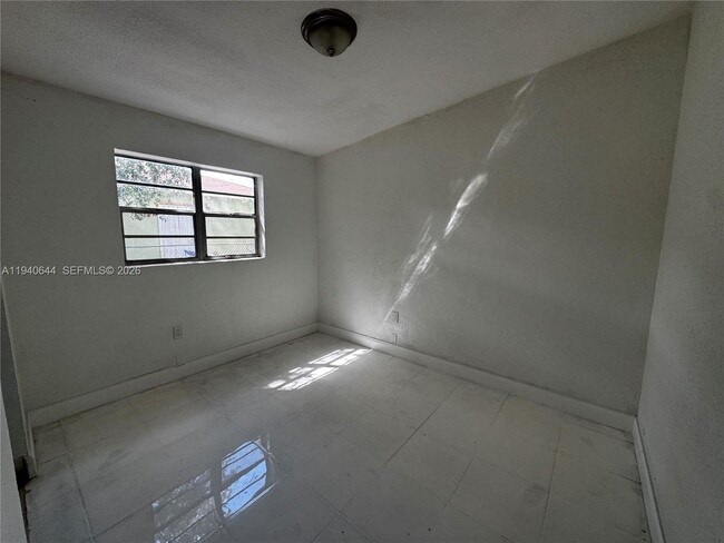 Building Photo - 1950 Washington Ave