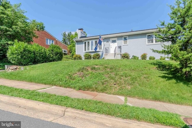 Building Photo - 942 McKinley Rd