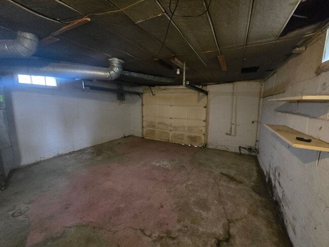 Building Photo - Burtner Rd