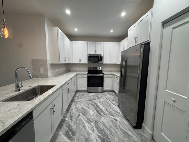 Cocina - 10927 Salt Bay Way