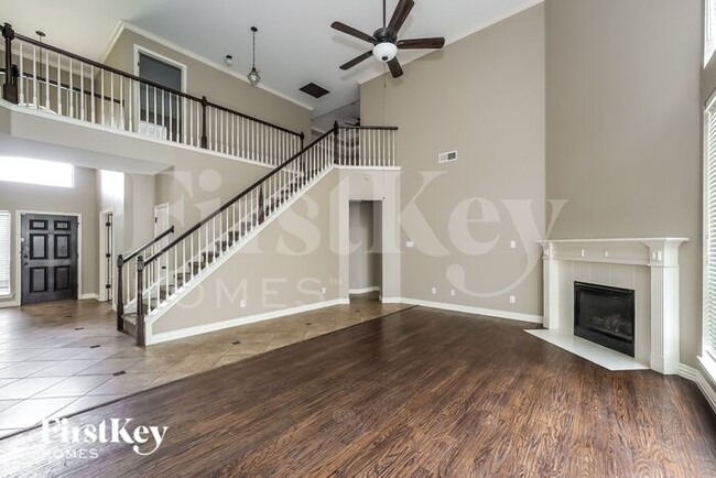Building Photo - 1321 Lyra Ln