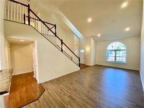 Building Photo - 806 Village Club Dr