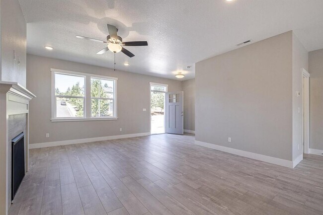 Building Photo - 35630 Elk Meadows Dr