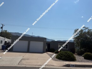 Building Photo - 2108 Muriel St NE