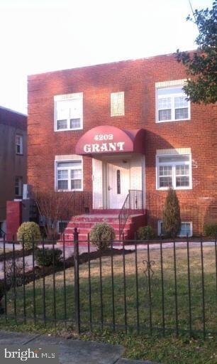 Building Photo - 4202 Grant St NE
