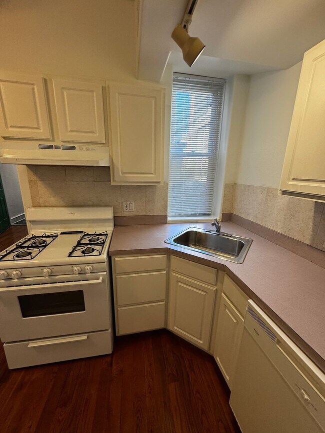 Foto del edificio - Queen Village - Fabric Row - 1  Bedroom 1 Bath Apartment