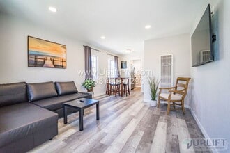 Building Photo - 4233 Swift Ave