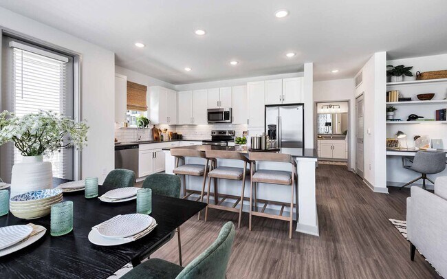 2BR, 2BA - 1,298SF - Kitchen - The Palmer