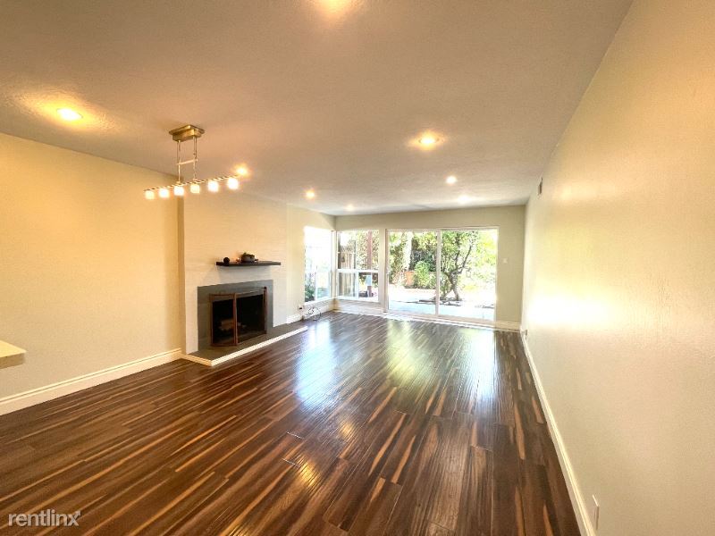 Primary Photo - 2 br, 2 bath Townhome - 111 LONDON CT