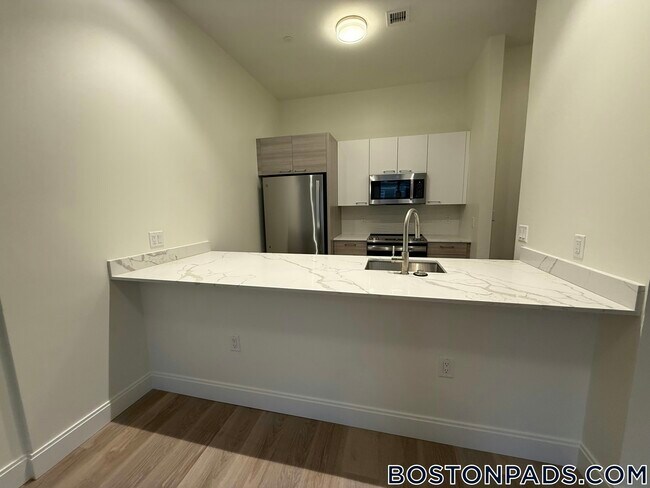 Building Photo - 1079 Commonwealth Ave