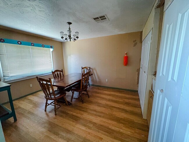 Foto del edificio - 1104 Indian Wells Rd