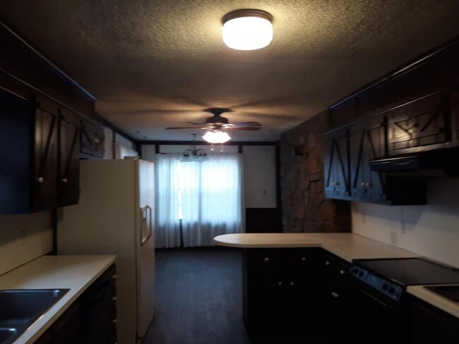 Foto del edificio - 16250 S. 4230 Rd.