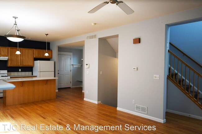 Building Photo - 4 br, 3.5 bath House - 2736 Tamarac Street