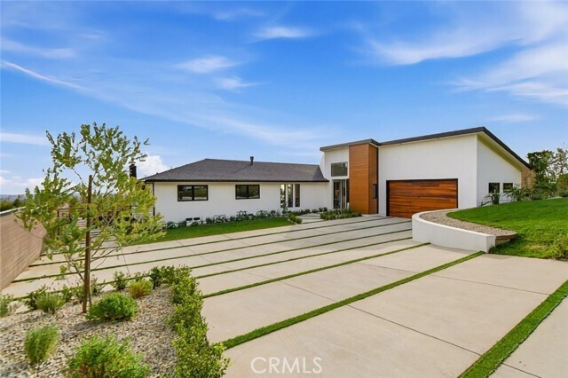 Building Photo - 1764 E Loma Alta Dr