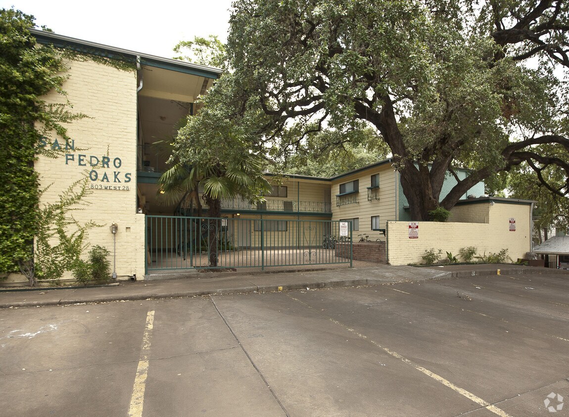 Foto del edificio - San Pedro Oaks