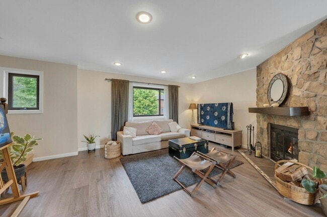 Building Photo - 100 METRO VISTA Dr