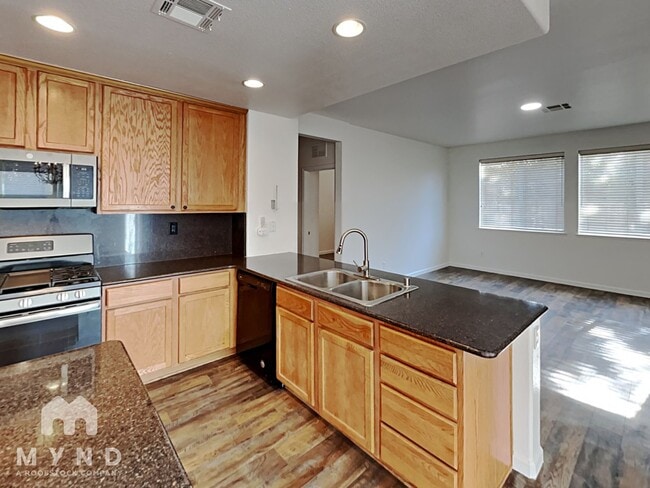 Building Photo - 3757 Deutz Dr