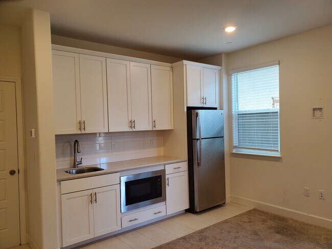 Building Photo - 5632 Drifton Way
