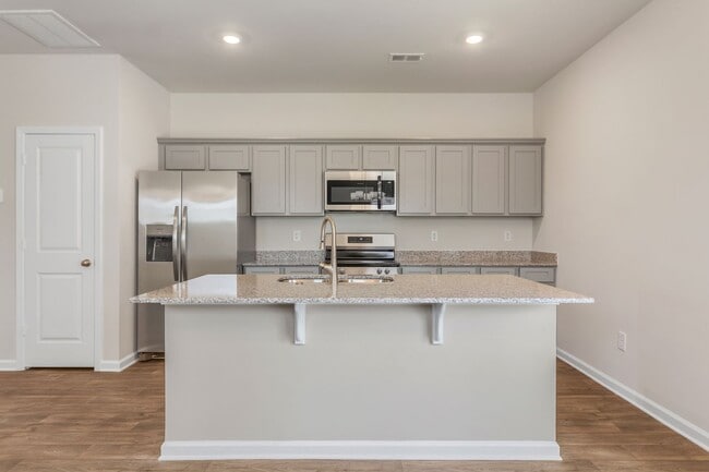 Building Photo - 3BR Townhome, Brand New - Simpsonville