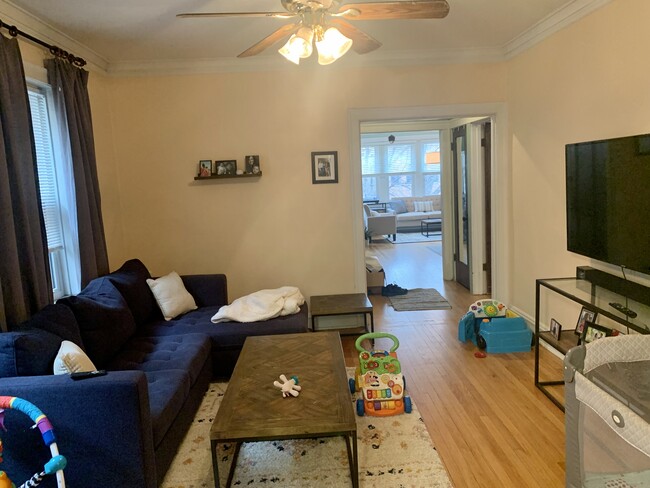 Dining Room - 2037 W Berwyn Ave