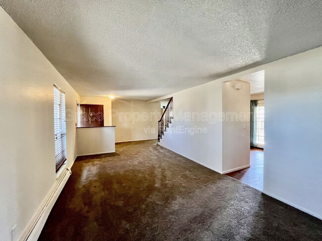 Building Photo - 2582 Ridge Dr