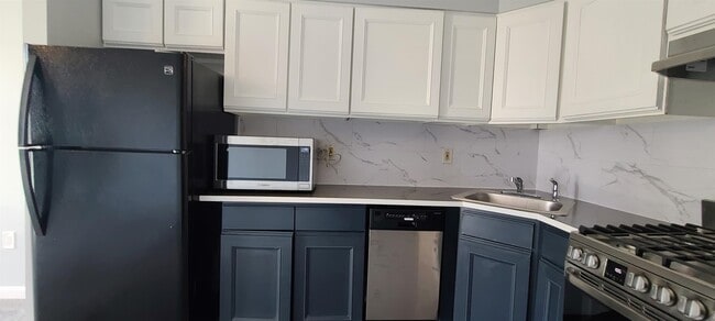 Building Photo - 4905 PARK Ave