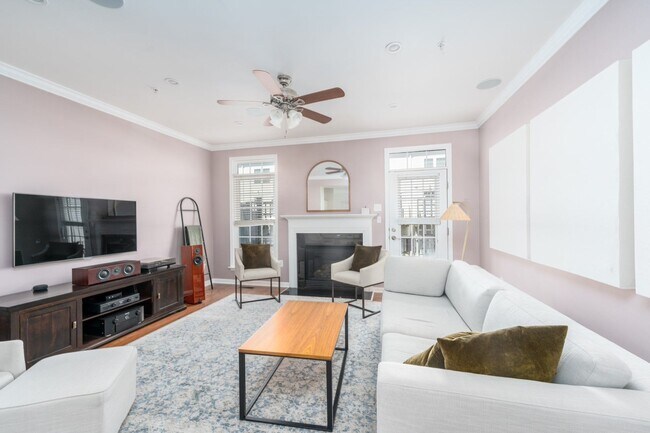Foto del edificio - 2-Bedroom, 2.5 Bathroom Home with Office/G...
