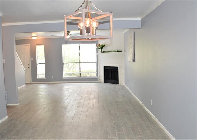 Foto del edificio - 2203 Place Rebecca Ln