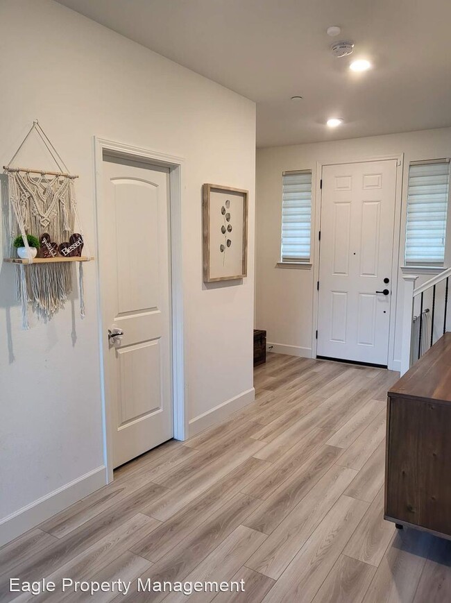 Building Photo - 3 br, 2.5 bath House - 7374 Galette Ct