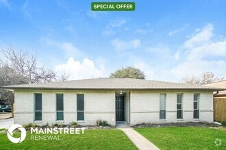 Building Photo - 203 La Fonda Dr