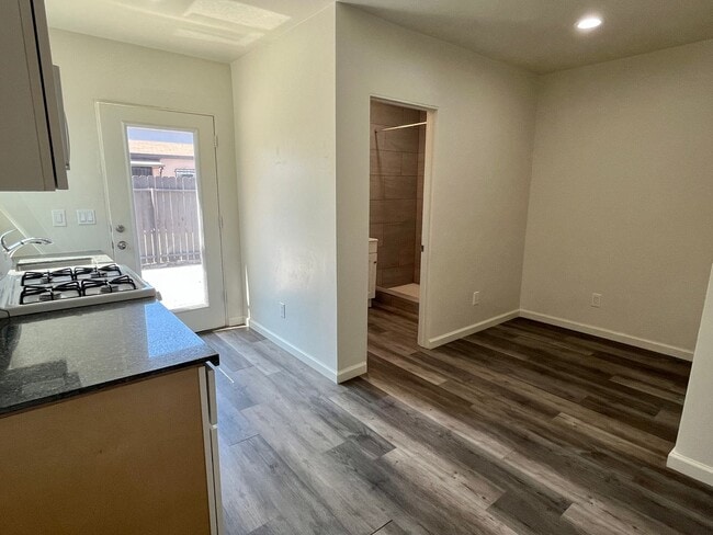 Building Photo - 1 Bedroom 1 Bath Granny Flat