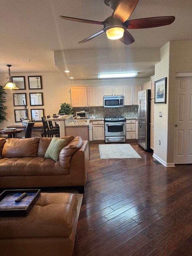 Foto del edificio - WOW-Factor Alert: Fully Furnished & Remodeled 2BD/2BA First Floor Condo in Wingfield Springs!
