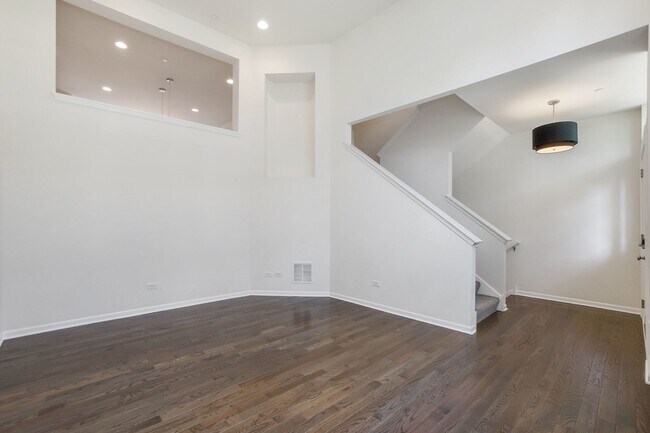 Building Photo - 4475 Monroe Ct