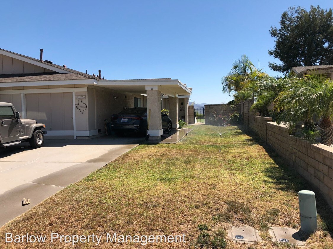 Foto principal - 3 br, 2 bath House - 5050 Laurel Park Dr