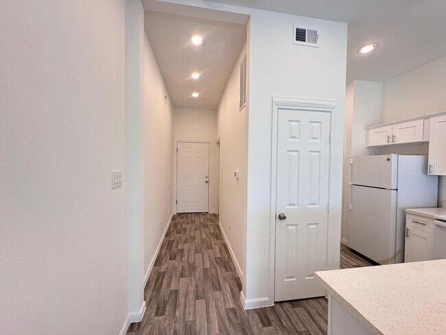 Foto del edificio - 3477 Reeves St