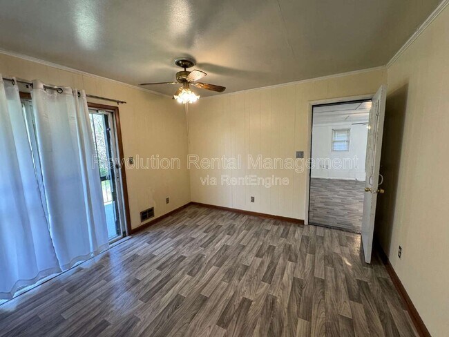 Building Photo - 4010 Emerald Lake Dr