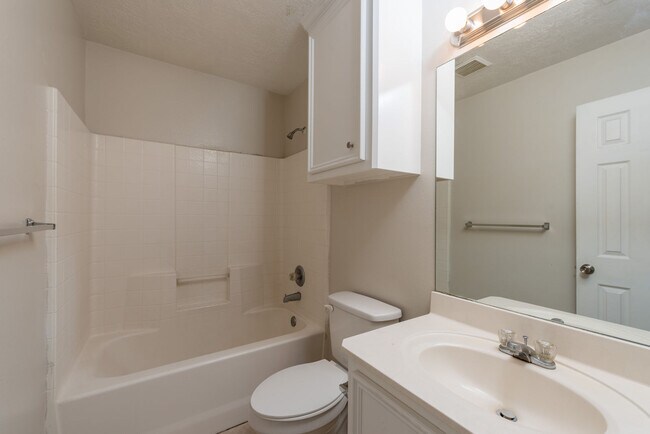 Foto del edificio - 2402 Jaguar Ct